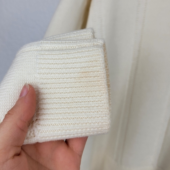 Derek Lam White V-Neck Sweater; M; 100% wool - Picture 11 of 13